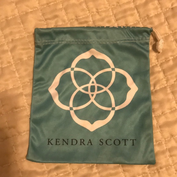 Kendra Scott Rayne necklace - Picture 4 of 4